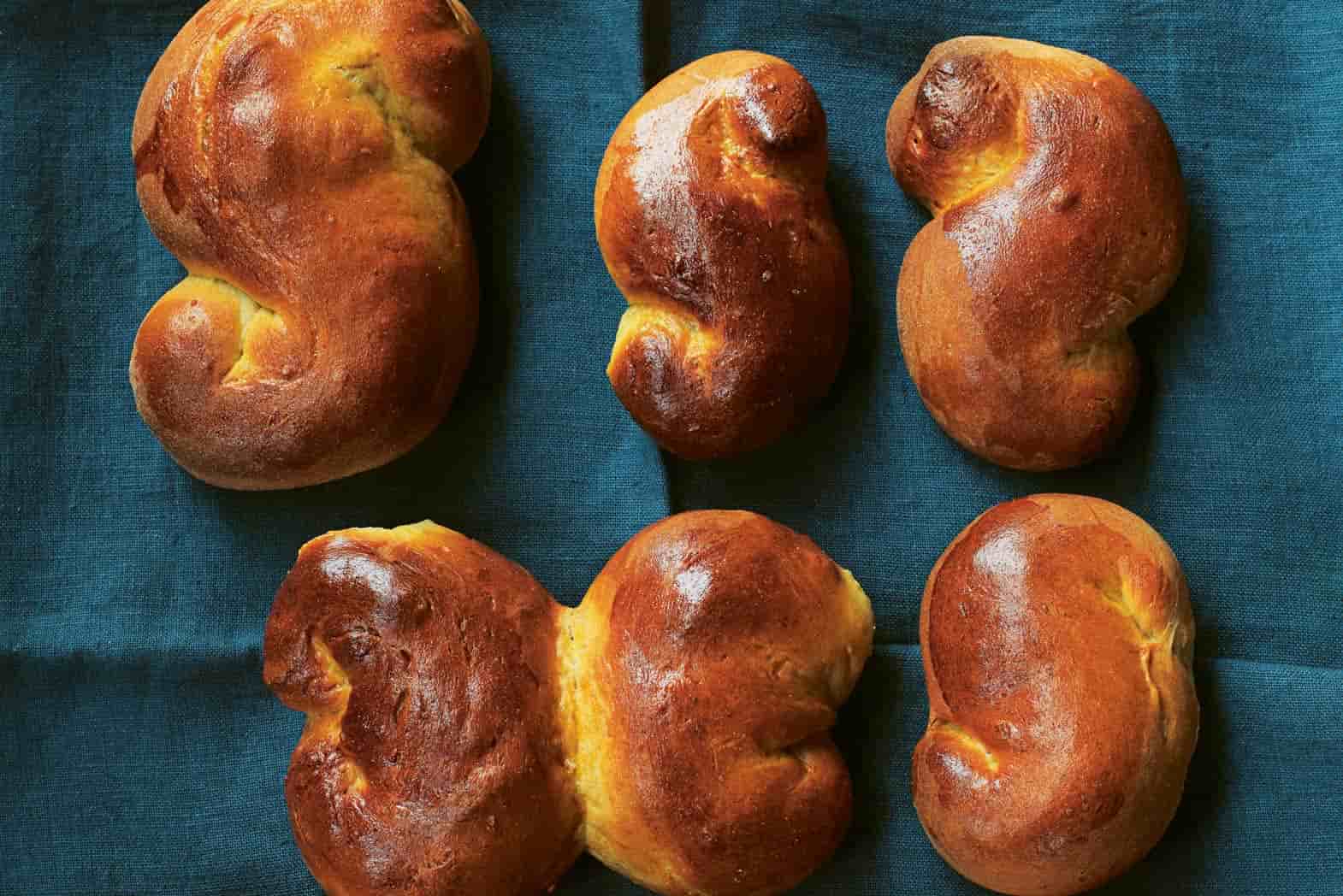 How to make traditional Danish saffron buns at home