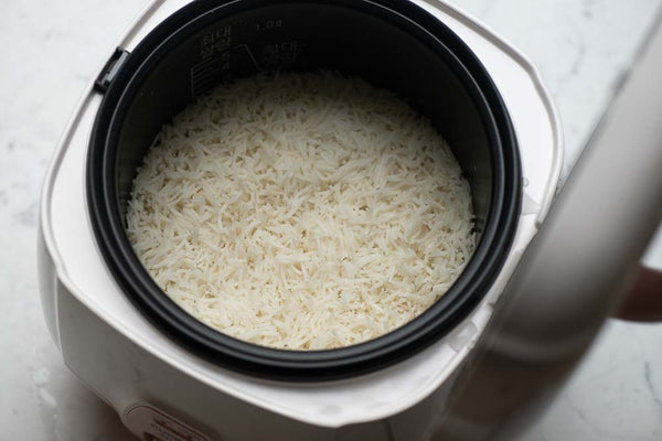 perfectly cooked rice in a rice cooker - everything you need to know about rice cookers