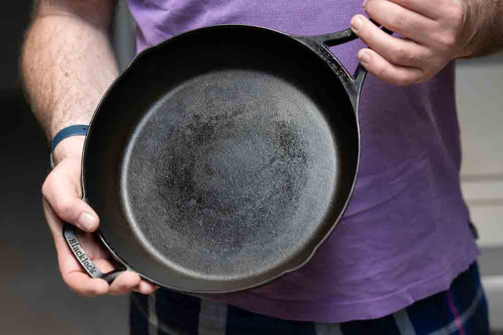How to look after and season cast iron kitchen pans