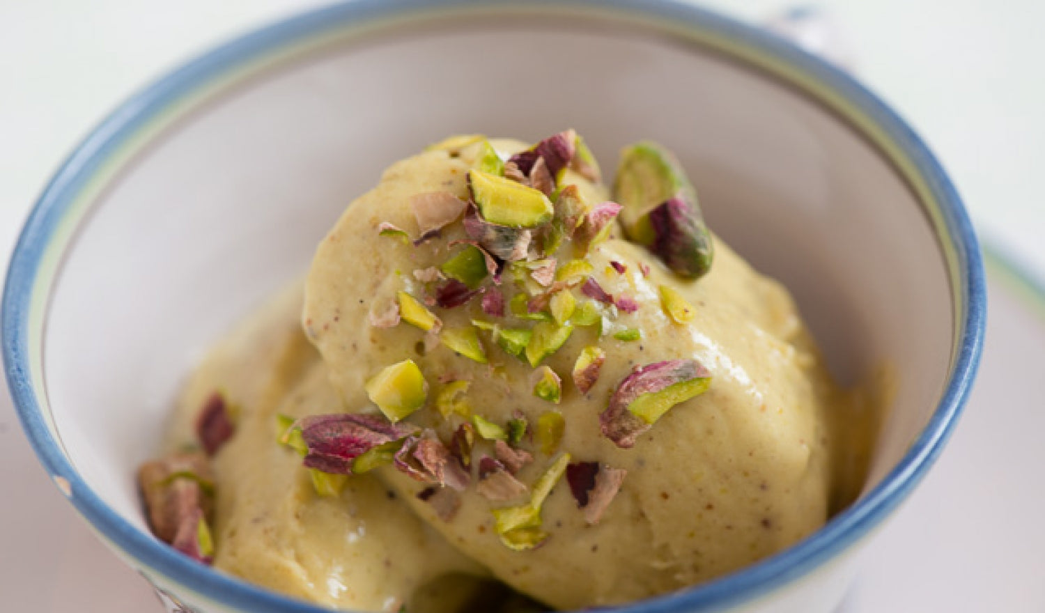 Pistachio ice cream gelato recipe, with chopped pistachios using ice cream stabiliser to make it ultra smooth