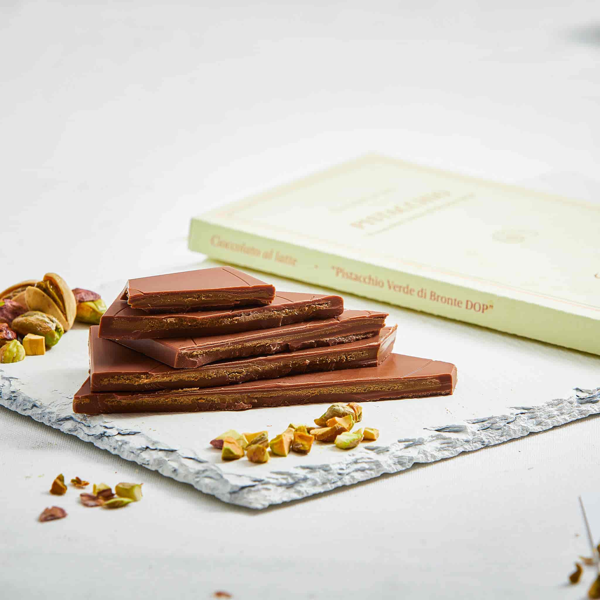 Lavoratti Luxury Hazelnut & Pistachio Chocolate Bar Collection, 480g