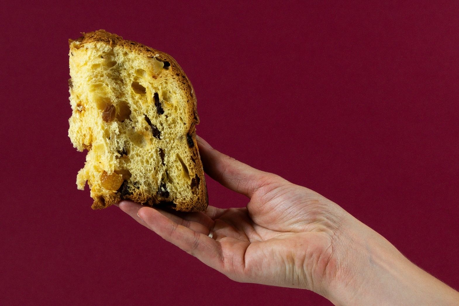 How to Eat Panettone