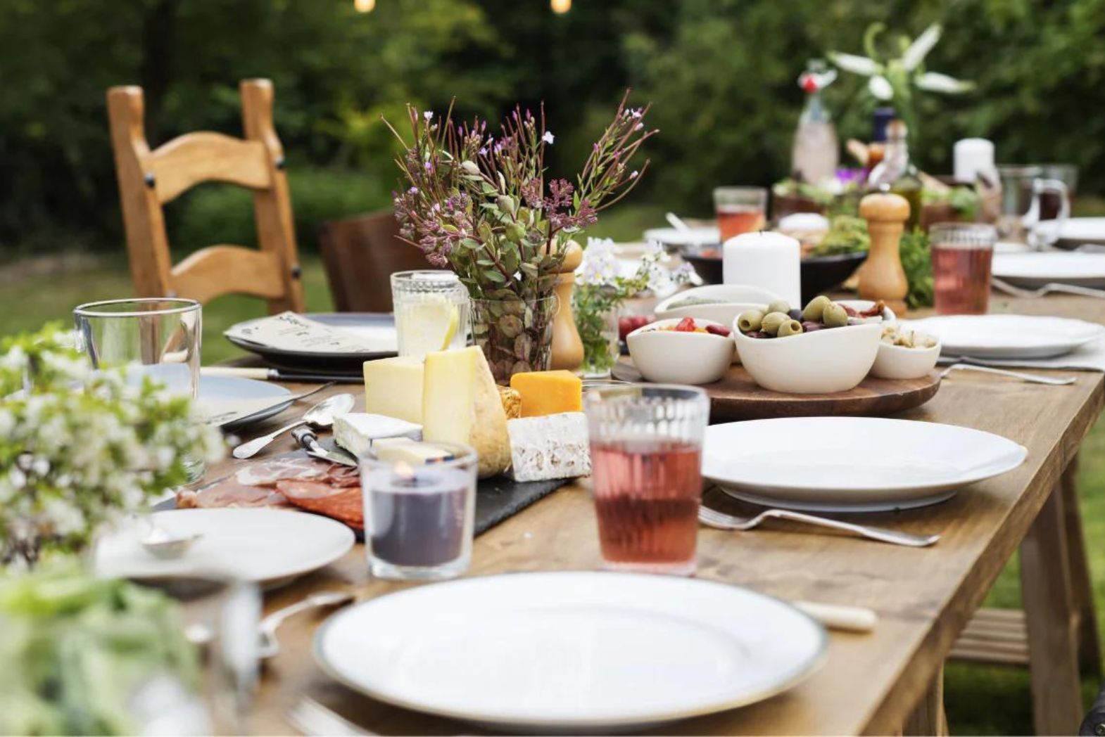 The Buyer's Guide to Outdoor Plates