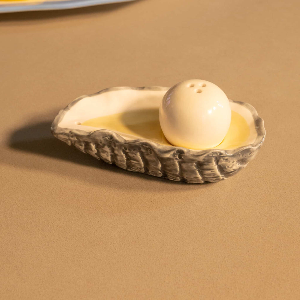 Oyster Salt & Pepper Shaker Set