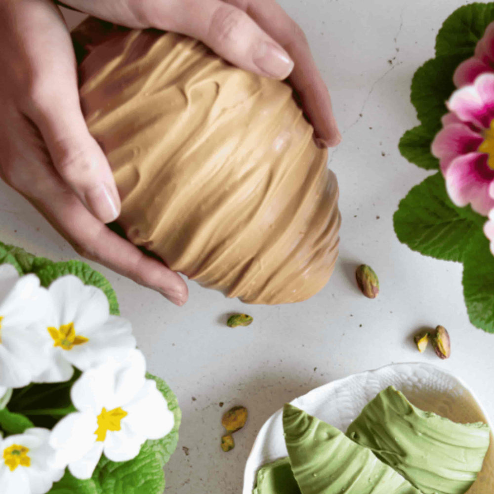 La Perla di Torino Caramel Chocolate & Salted Peanuts Easter Egg, 220g