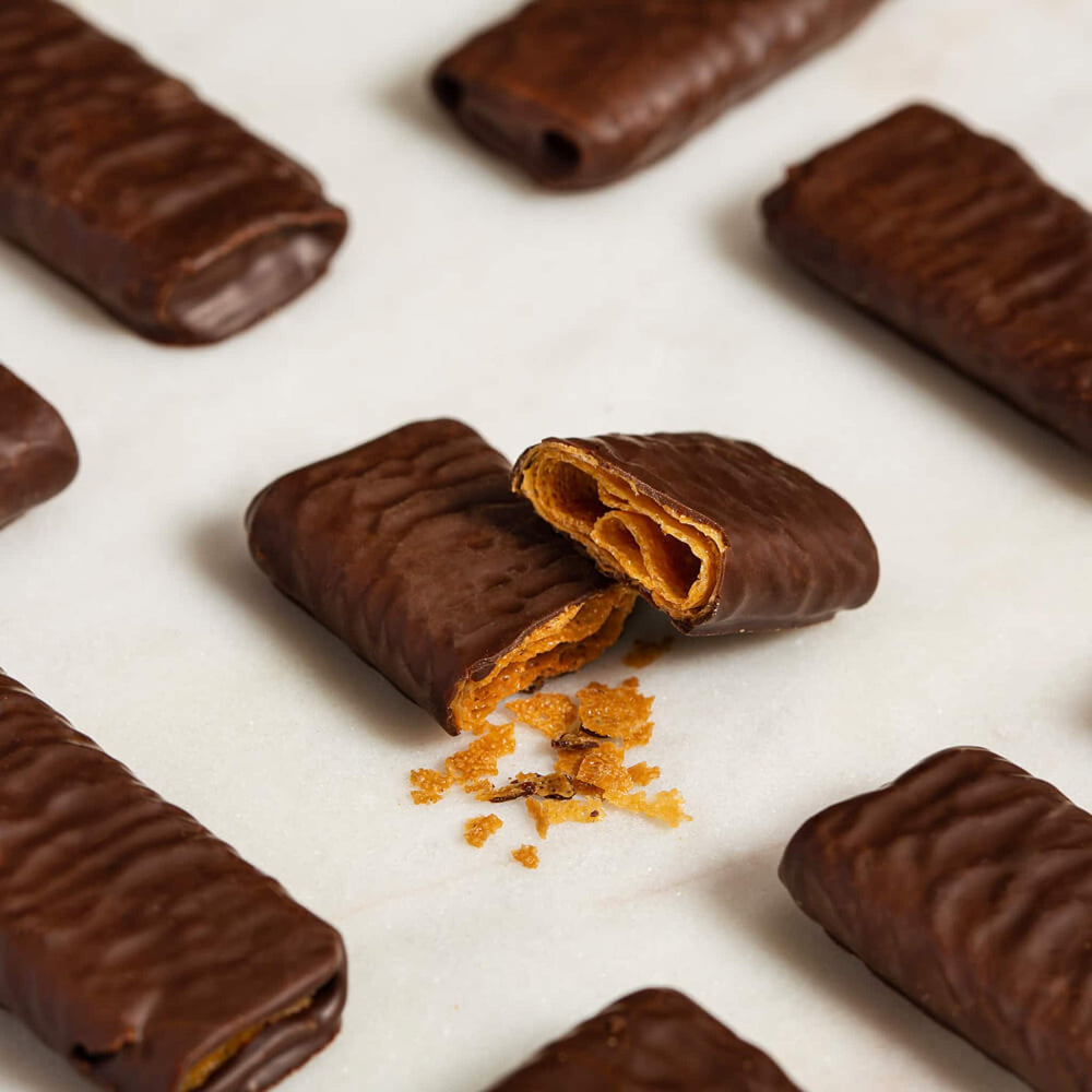 Le Chocolat des Francais Dark Chocolate Covered Crispy Wafers in Gift Tin, 90g