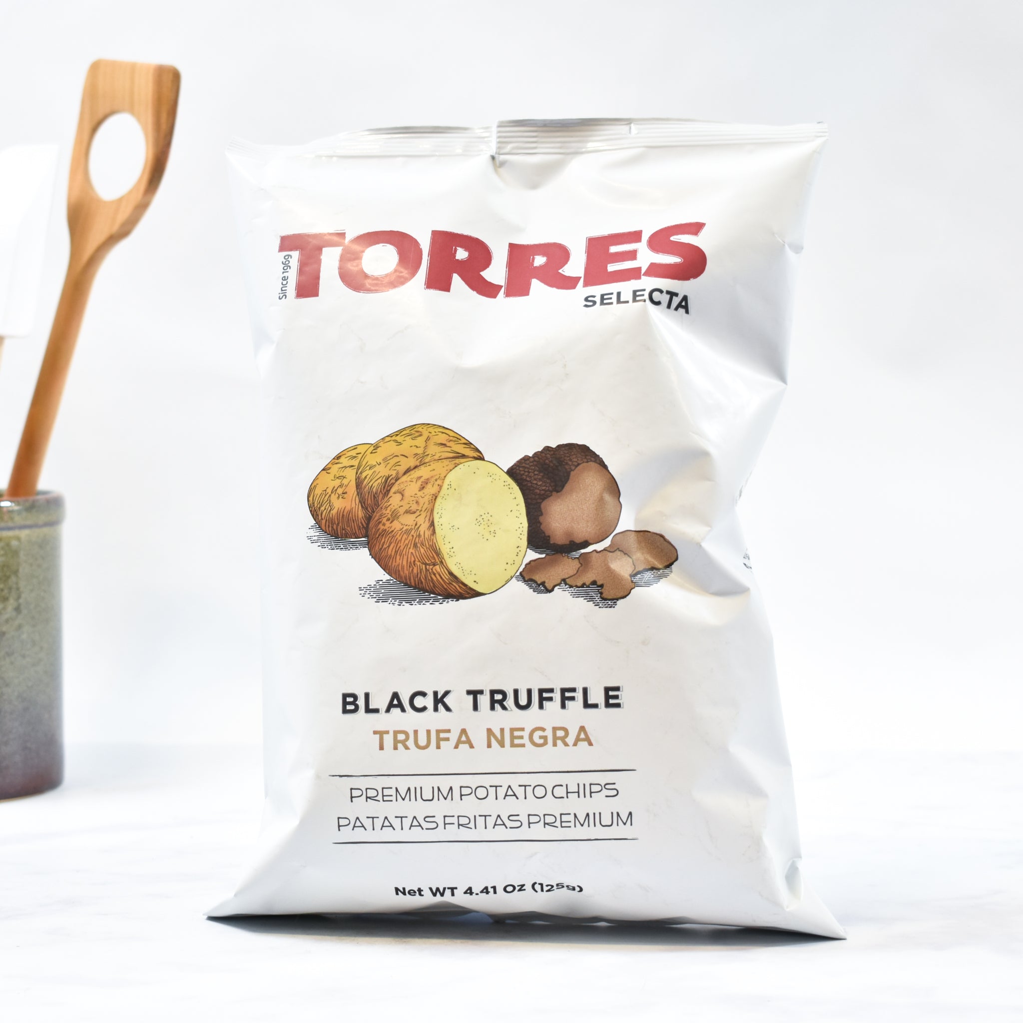 Torres Black Truffle Crisps 125g Ingredients Savoury Snacks & Crackers Spanish Food Lifestyle Packaging Shot