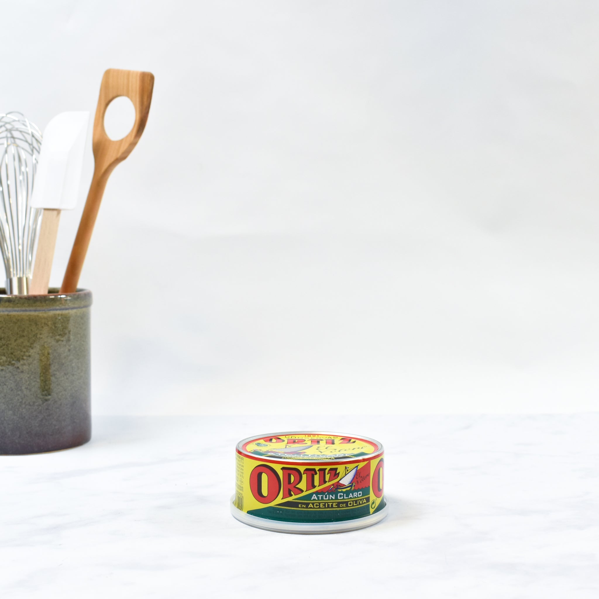 Ortiz Atun Claro Fillet In Olive Oil 250g Ingredients Seaweed Squid Ink Fish Spanish Food Lifestyle Packaging Shot