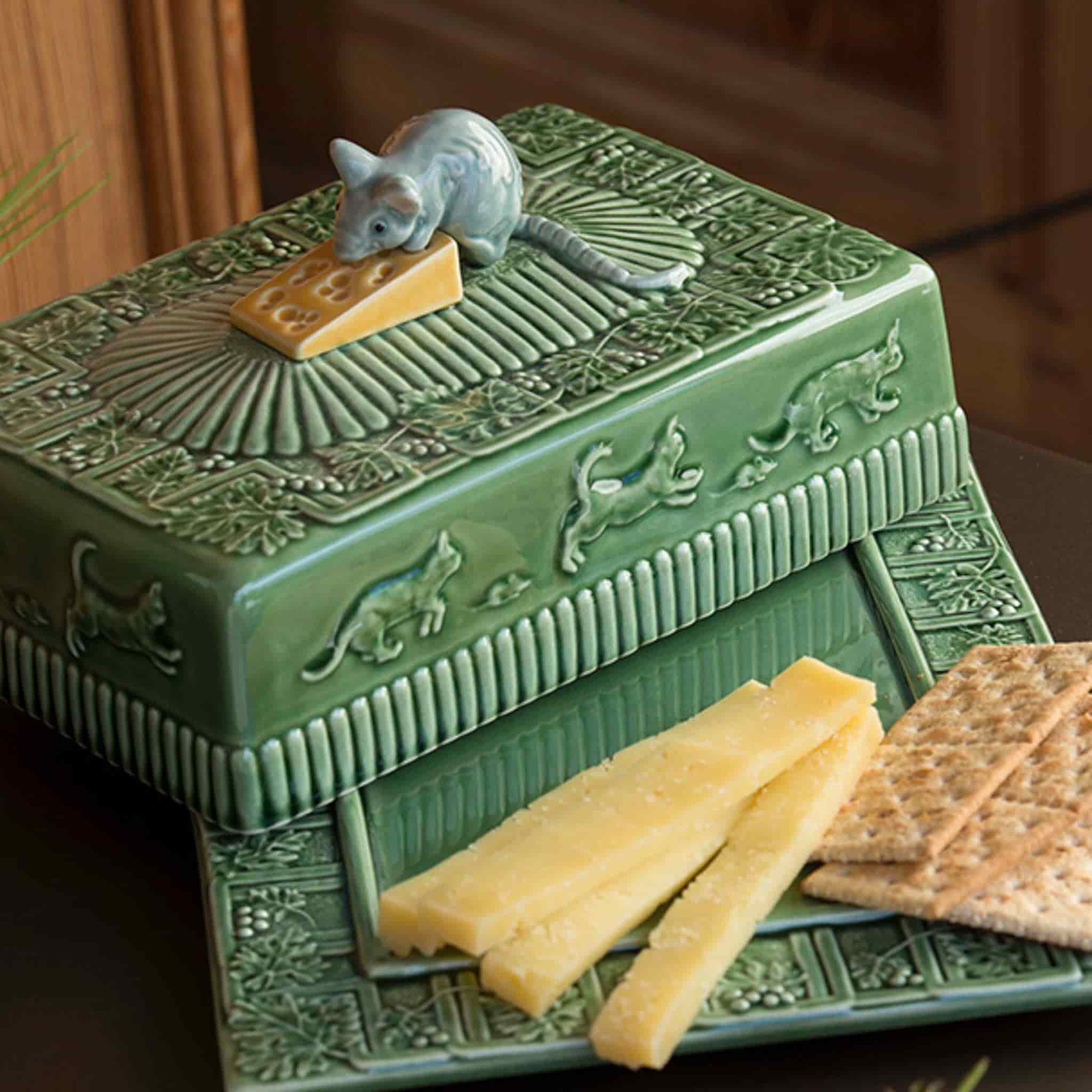 Bordallo Pinheiro Cheese Tray with Mouse and Lid