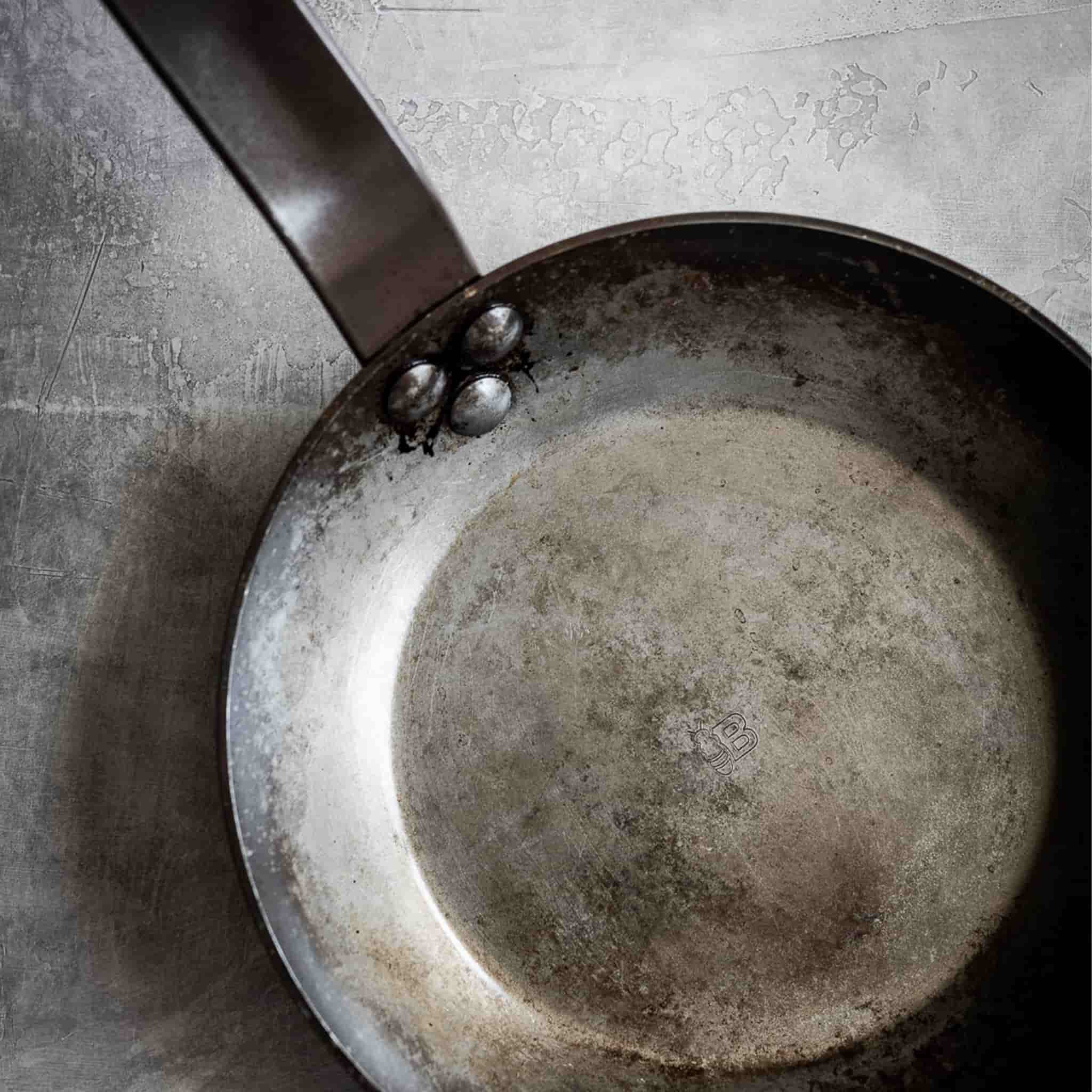 De Buyer Carbone Plus Frying Pan With Iron Handle